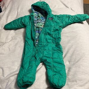 Warm reversible infant bunting